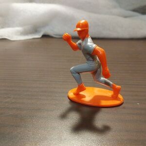 ~2005 KASKEY KIDS BASEBALL GUYS~1 x Red/Gray Base Runner Figure